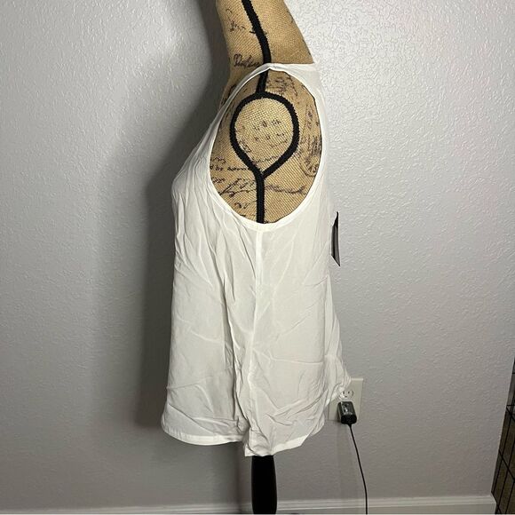 NWT Chaser Size M White Silk Basics Vent Back Flounce Tank Lightweight Sheer - Picture 7 of 8